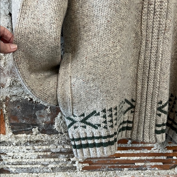 NWT Pendleton Salmon Falls Lambswool Cardigan
Zip up Size Small woolen mills - Picture 4 of 16